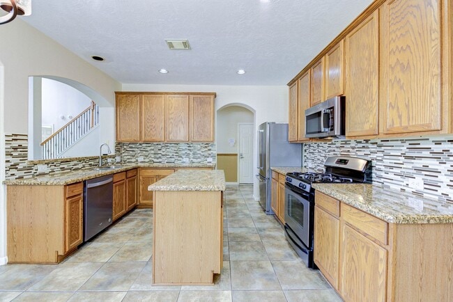 Building Photo - 5 bed dream home in the heart of Sienna