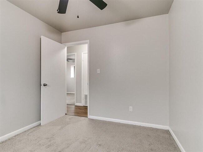 Building Photo - Super 4 Bed 1.5 Bath in the South Gate Addn in Moore, OK