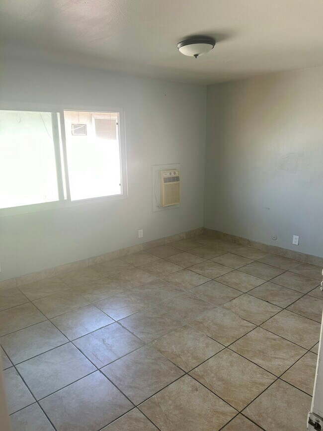 Building Photo - 458 Grand Ave