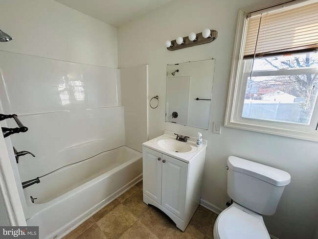 Building Photo - 7 Elk Ln