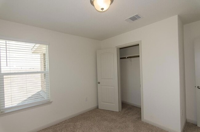 Building Photo - 409 Otto Ave