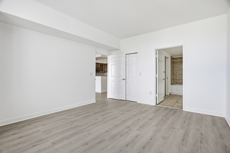 Building Photo - 888 S Douglas Rd