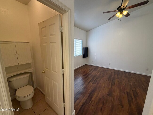 Building Photo - 998 E Mission Dr