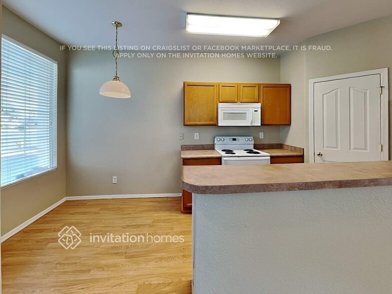 Building Photo - 1213 E Graham Trail