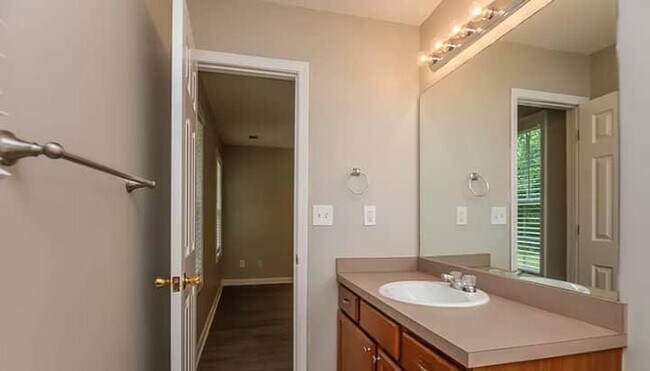 Building Photo - 122 Prometheous Way