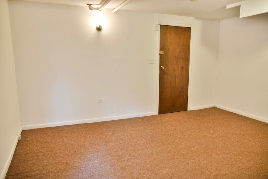 Building Photo - 3024 N Halsted St