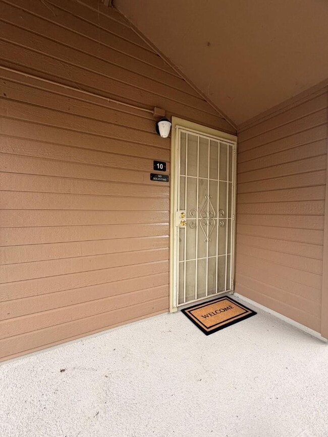 Building Photo - 11150 Trinity River Dr