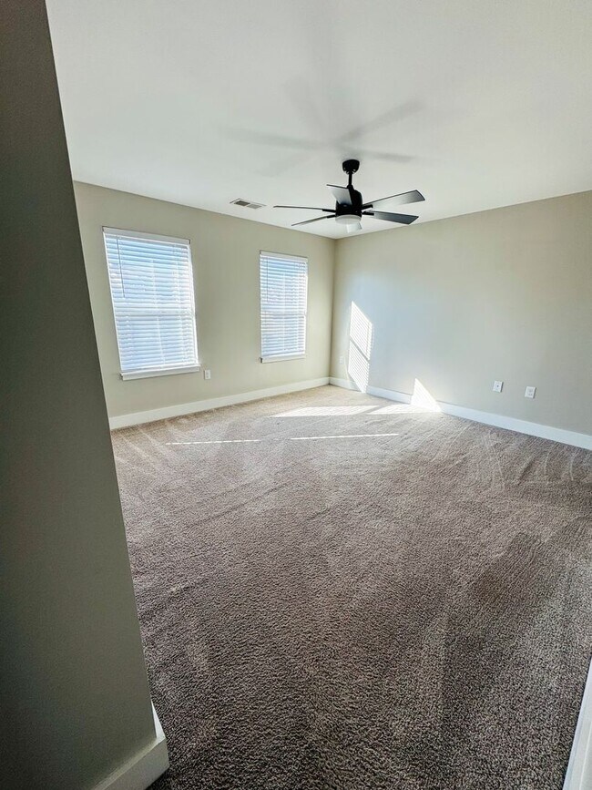 Building Photo - 4002 Currant Ct