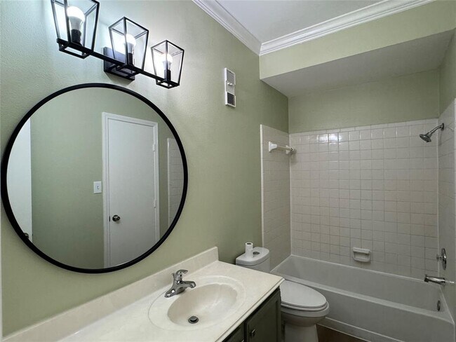 Building Photo - 6500 Harbor Town Dr