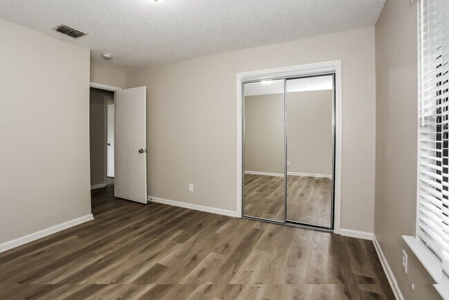 Building Photo - 4511 Ramona Blvd