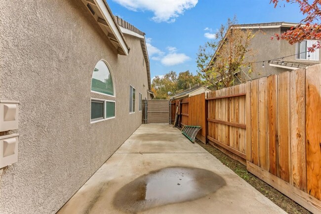 Building Photo - 2921 Garzellis Way