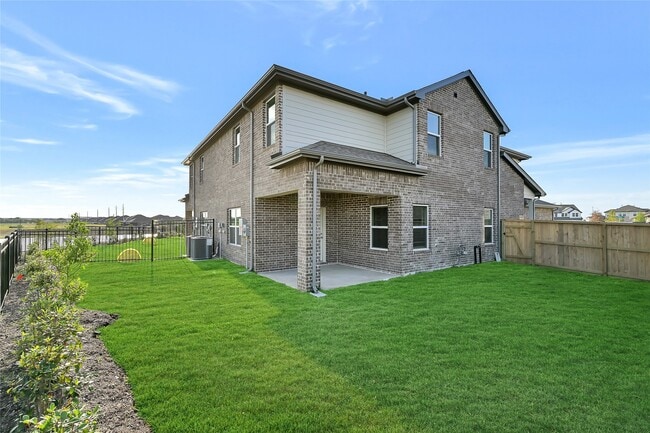 Building Photo - 21047 Bay Vlg Dr