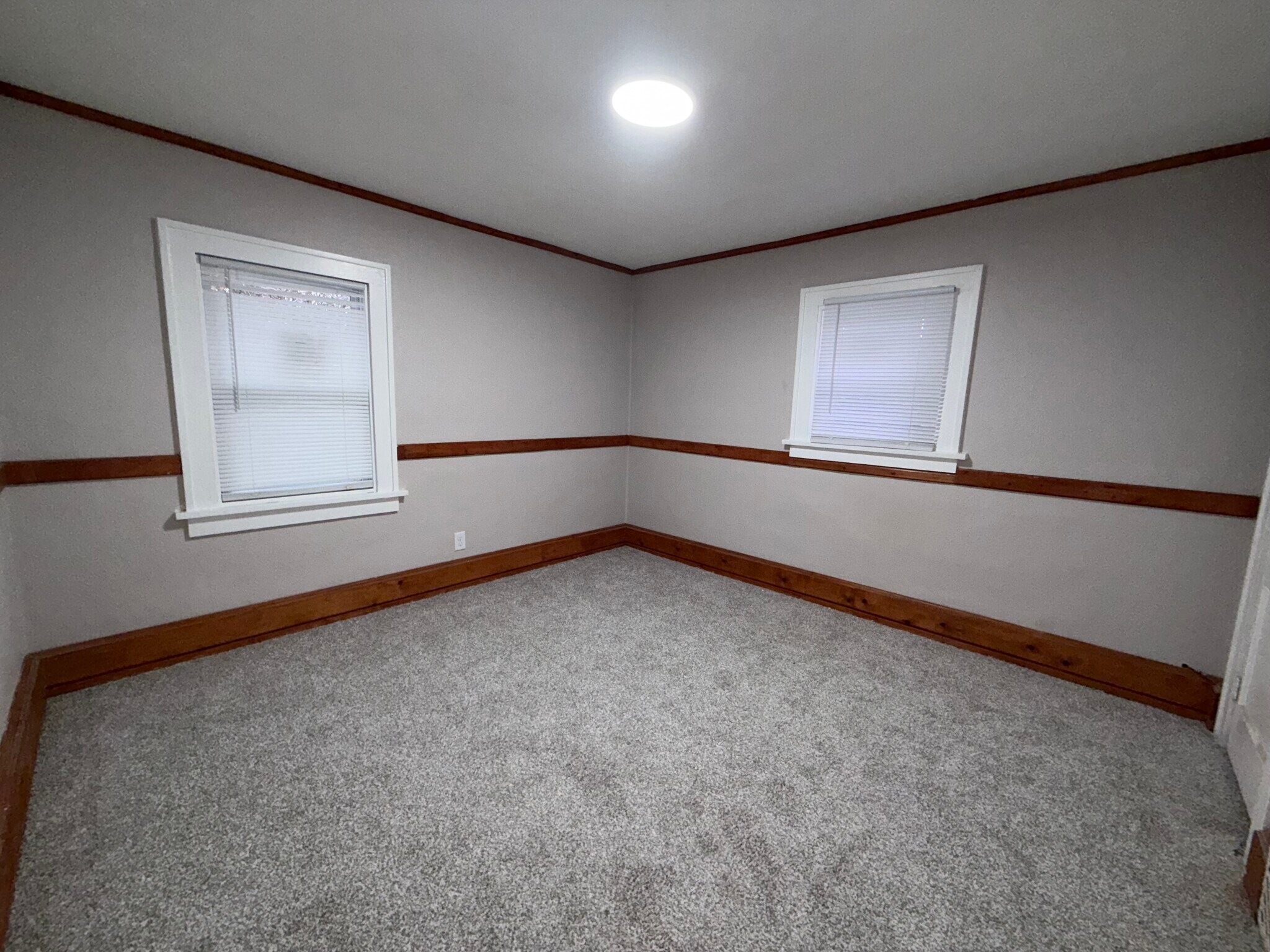 Building Photo - 317 E Irvington Ave