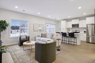 Building Photo - 3 Bedroom Townhome