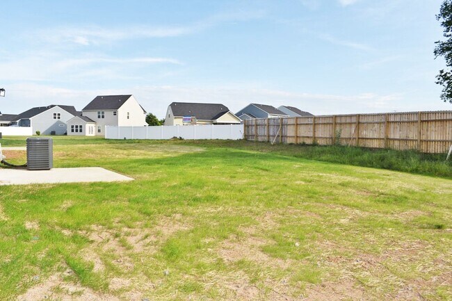 Building Photo - Gorgeous 4BR/2.5BA home in Three Rivers, triple Rockvale schools, neighborhood pool!