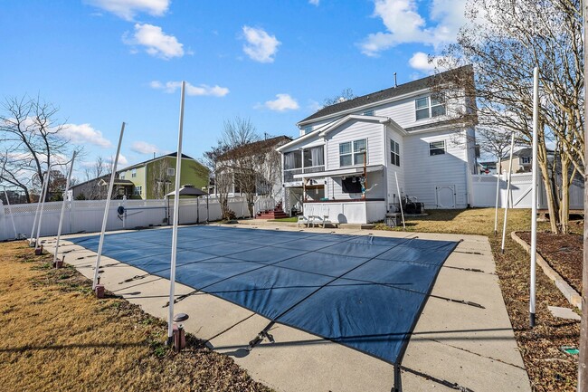 Building Photo - ***Beautiful Knightdale 4/2.5 W/ Private Pool***