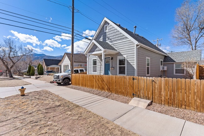 Building Photo - 112 S 10th St