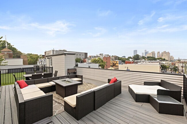 Building Photo - 339 Randolph Ave