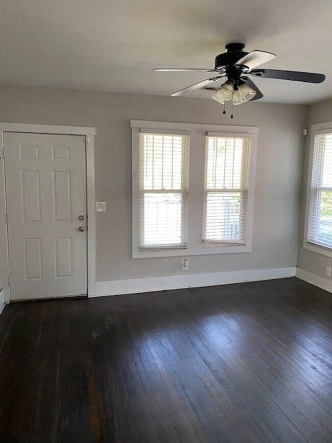Building Photo - Cargo District home located within walking distance of Downtown Wilmington
