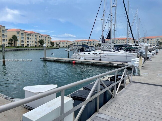 Building Photo - 5 Harbour Isle Dr E