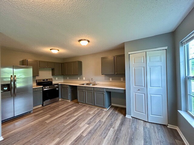 Building Photo - STUNNING 3 bedroom, 2.5 Bath Home in Greenwood- Johnson County