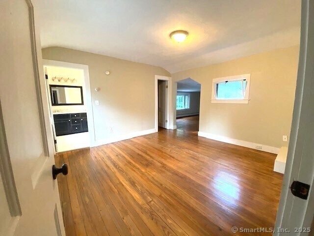 Building Photo - 623 Elm St