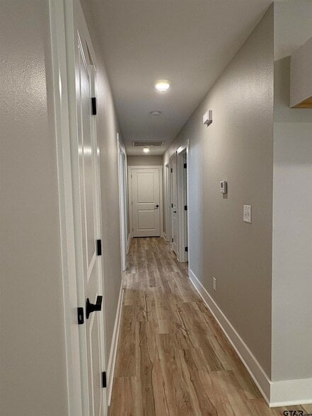 Building Photo - 492 Post Oak Dr