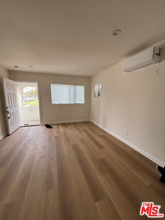 Building Photo - 800 E 83rd St