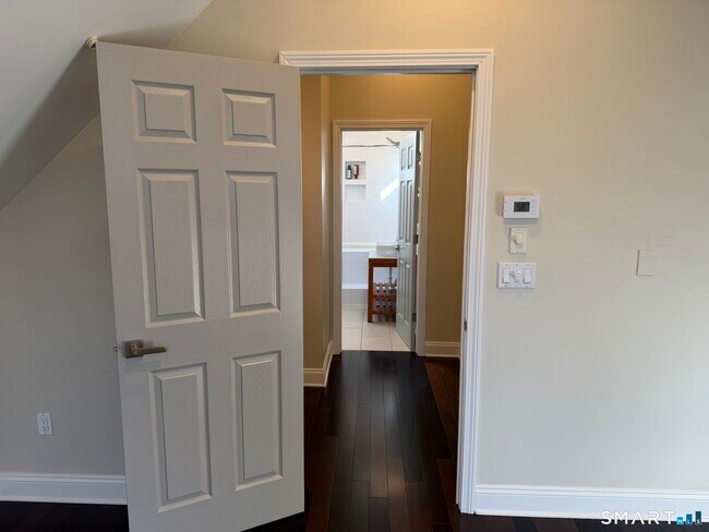 Building Photo - 67 Rockwell Ave