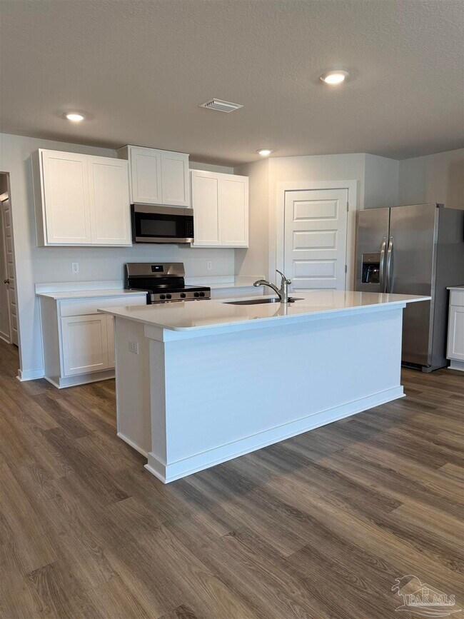 Building Photo - 111 Anhinga St