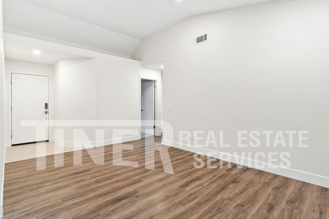 Building Photo - 3421 Cobblestone Dr