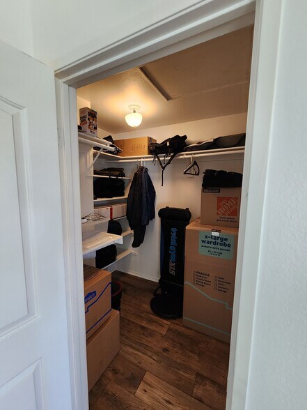 Building Photo - 39850 Regency Way