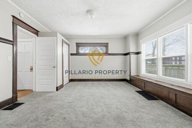 Building Photo - $500 OFF MOVE-IN SPECIAL!!! 4 Bedroom home in Near Downtown Indy! Available Now!