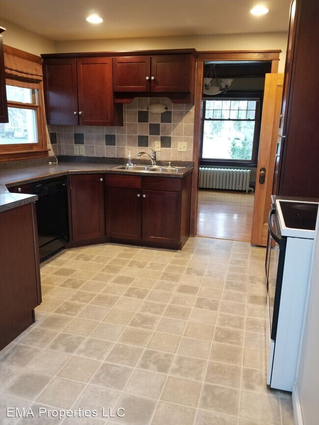 Building Photo - 3 br, 2 bath House - 427 W 7th Avenue