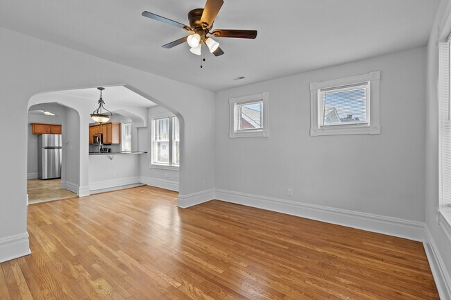 Primary Photo - 3410 Virginia Ave