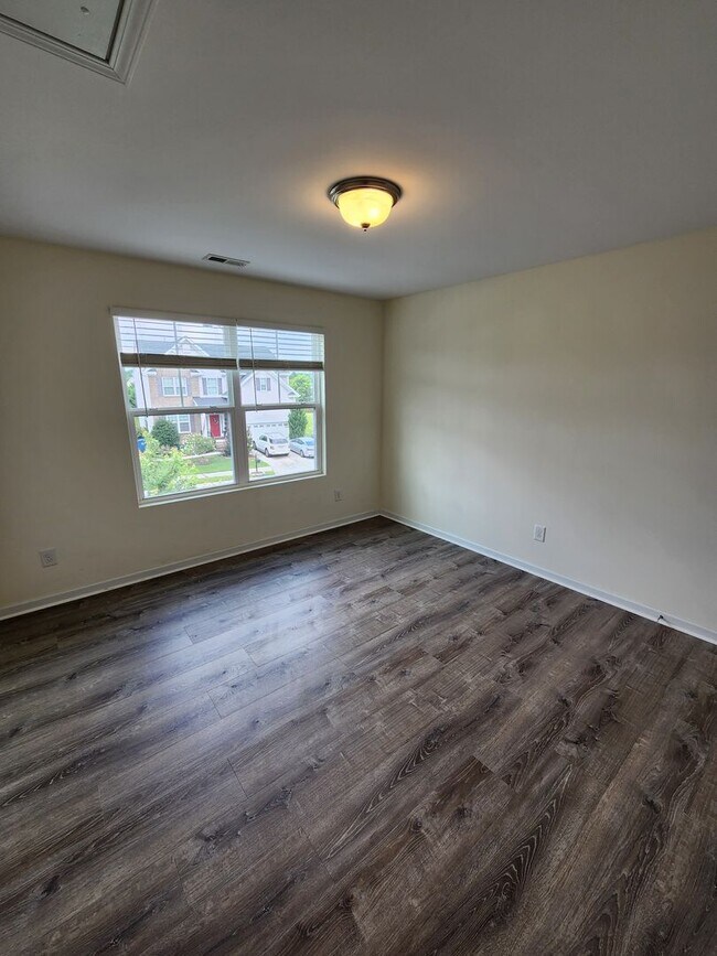 Building Photo - 1205 Willowcrest Rd