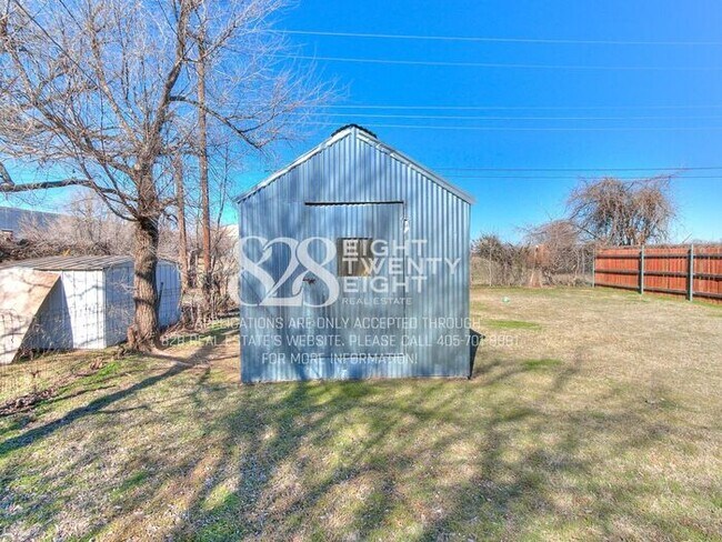 Building Photo - AVAILABLE NOW! Super Cute 2 Bed/1 Bath with HUGE backyard in Bethany!