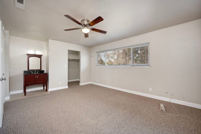 Building Photo - 5336 Karbet Way