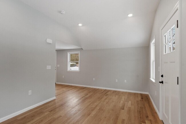 Building Photo - 31 Birch Rd