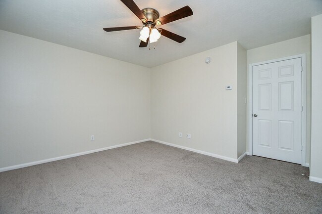 Building Photo - 1115 Eden Park Ln