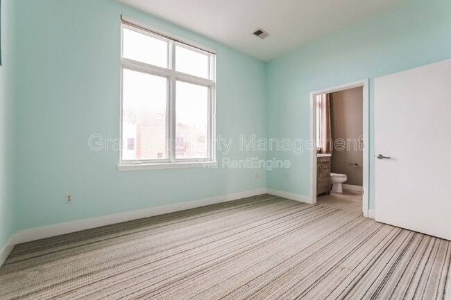 Building Photo - 2507 Larimer St