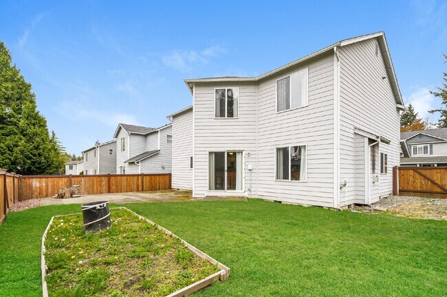 Building Photo - Updated 4 bedroom home in Devonshire neighborhood!