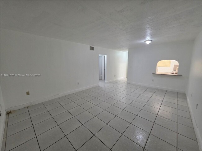 Building Photo - 17255 SW 95th Ave