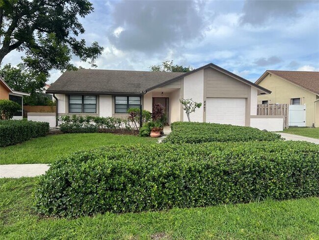 Building Photo - 8867 SW 16th St