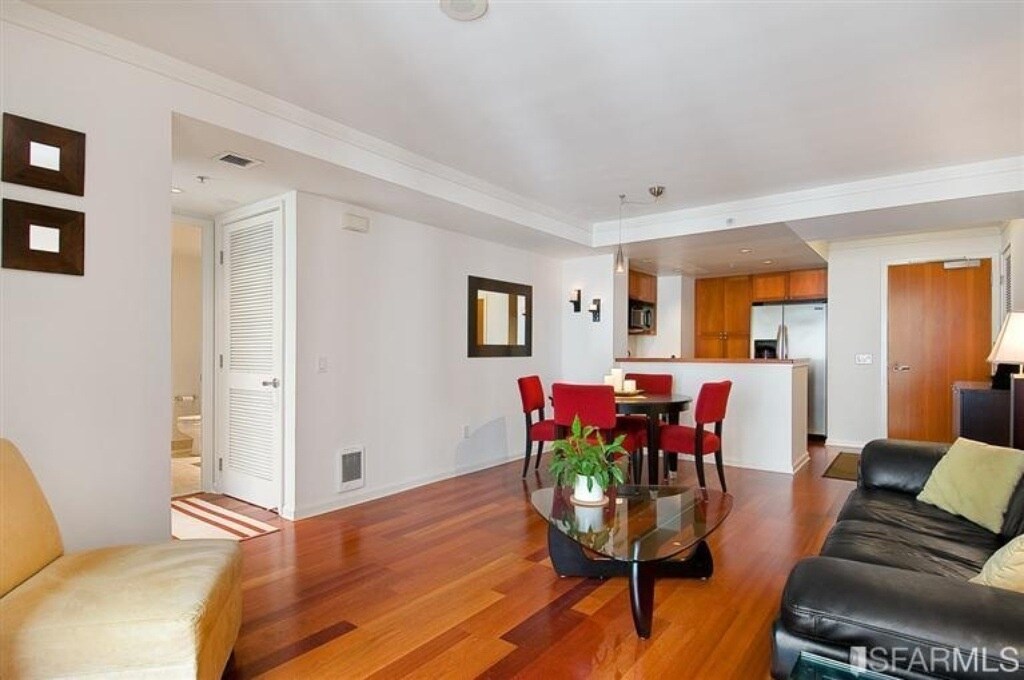 Building Photo - 400 Beale St, Unit #1110