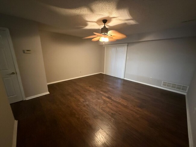 Building Photo - Beautiful 2-Bedroom, 1.5-Bath Home for Ren...