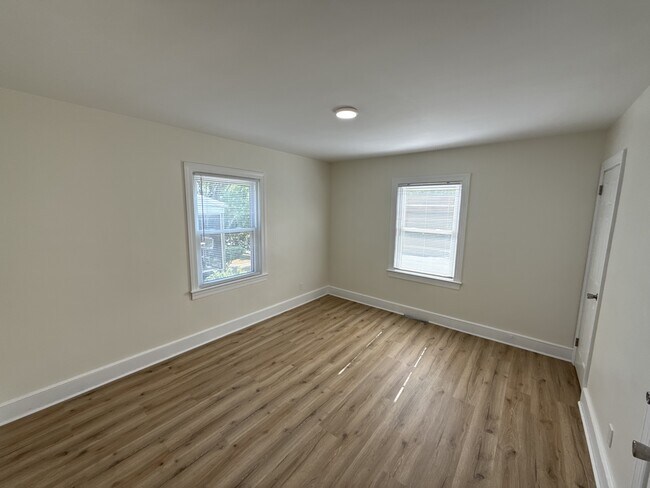 Building Photo - 913 Glenwood Ave