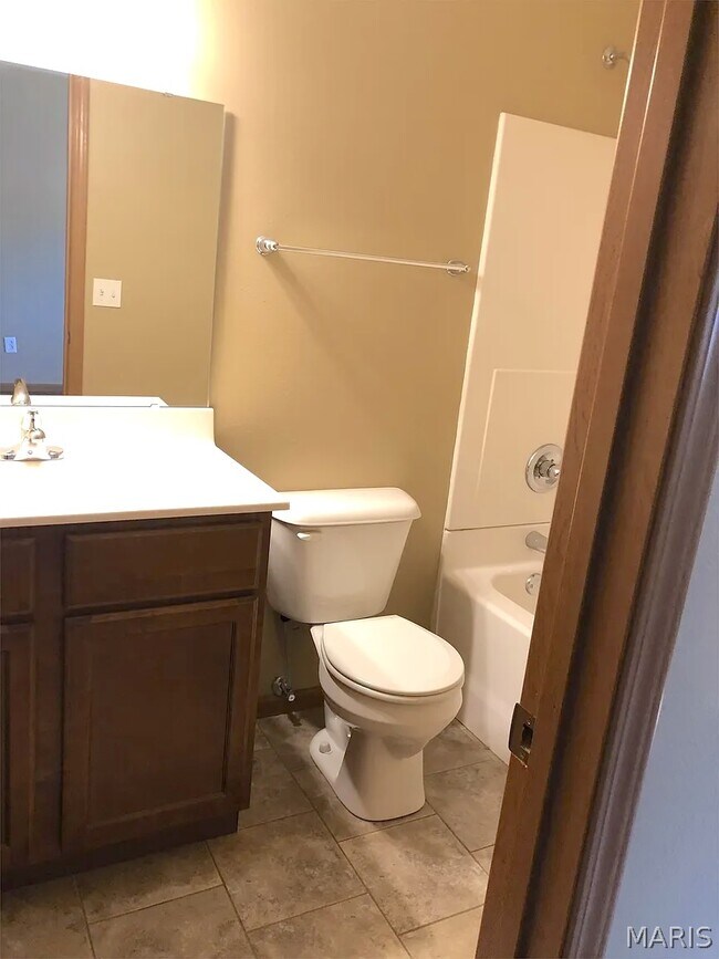 Building Photo - 2619 Sierra Dr