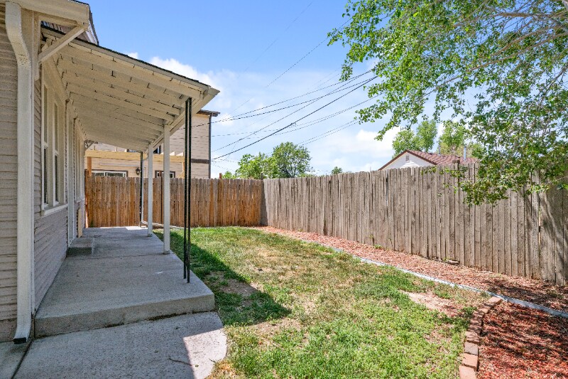 Building Photo - 363 S Meade St