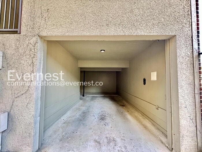 Building Photo - 4106 Newton Ave